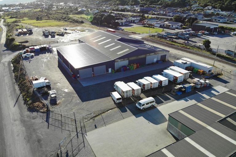 Photo of property in 2 Hewlett Road, Karoro, Greymouth, 7805