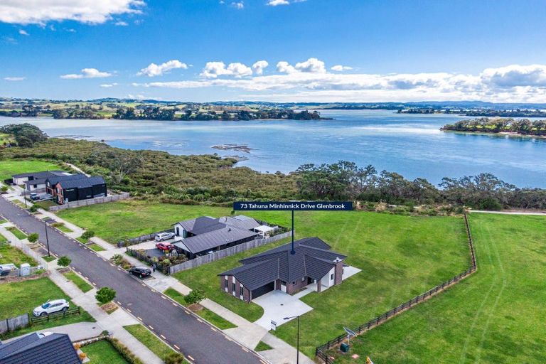 Photo of property in 73 Tahuna Minhinnick Drive, Glenbrook, 2681