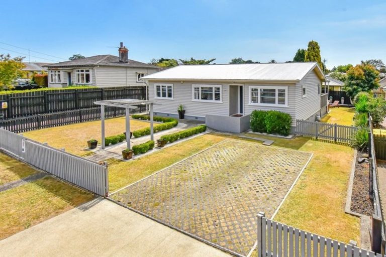 Photo of property in 16 Alexander Street, Papakura, 2110