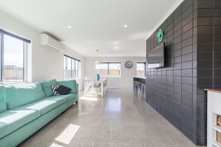 Photo of property in 63 Tapu Road, Huapai, Kumeu, 0810