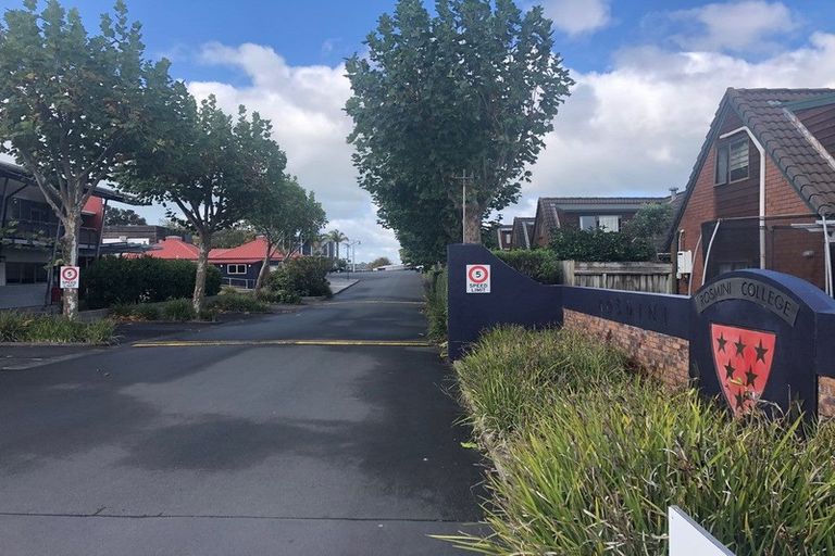 Photo of property in 4/15 Dominion Street, Takapuna, Auckland, 0622