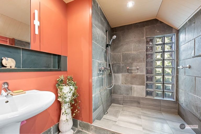 Photo of property in 33b Maungaraki Road, Korokoro, Lower Hutt, 5012