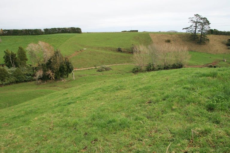 Photo of property in 812 Otaraoa Road, Tikorangi, Waitara, 4383