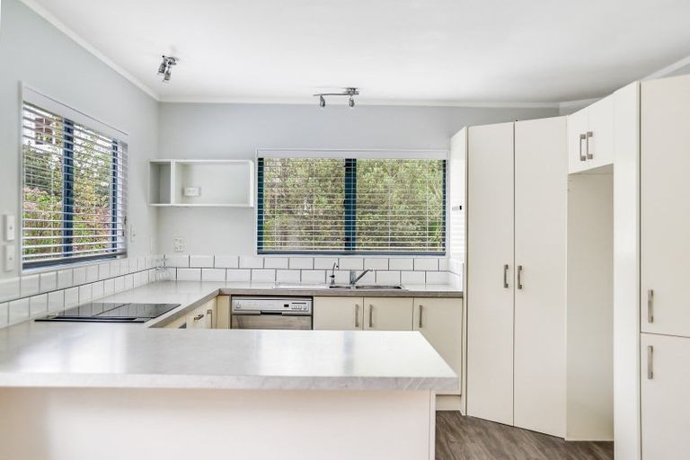 Photo of property in 27 Greenfield Drive, Western Heights, Hamilton, 3200