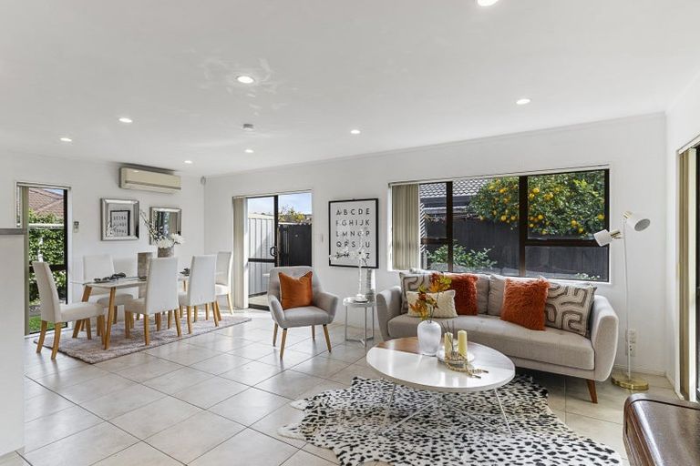 Photo of property in 1/5 Golfland Drive, Golflands, Auckland, 2013