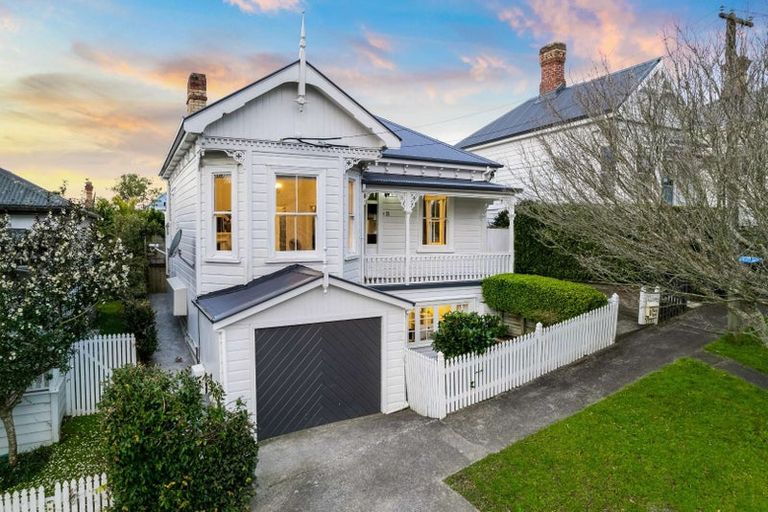 Photo of property in 11 Mostyn Street, Kingsland, Auckland, 1021