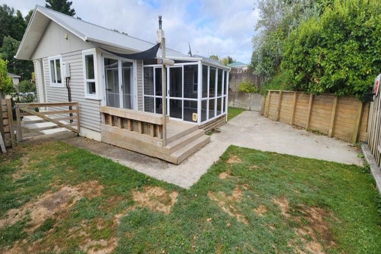 Photo of property in 21 Whakawhiti Street, Marfell, New Plymouth, 4310