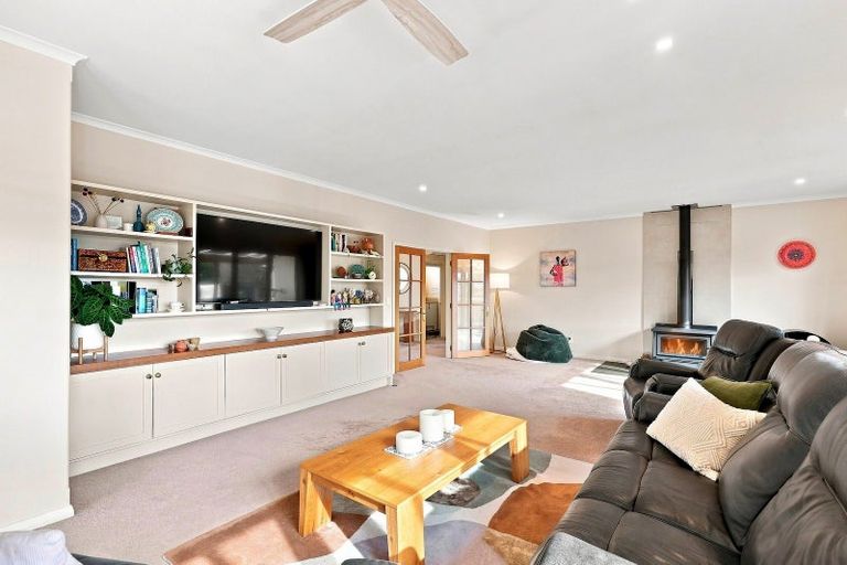 Photo of property in 17 Orchard Grove, East Taieri, Mosgiel, 9024