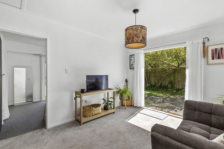 Photo of property in 49 Cluny Road, Plimmerton, Porirua, 5026