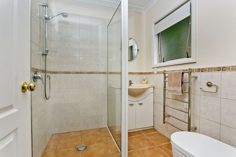 Photo of property in 9 Falstone Lane, Browns Bay, Auckland, 0630