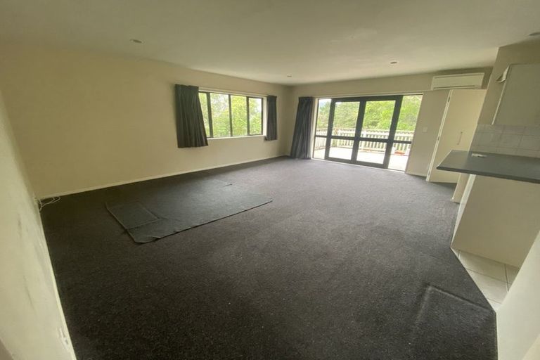 Photo of property in 4 Leadley Lane, Tawa, Wellington, 5028