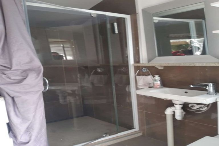 Photo of property in 787 Scenic Drive, Henderson Valley, Auckland, 0612