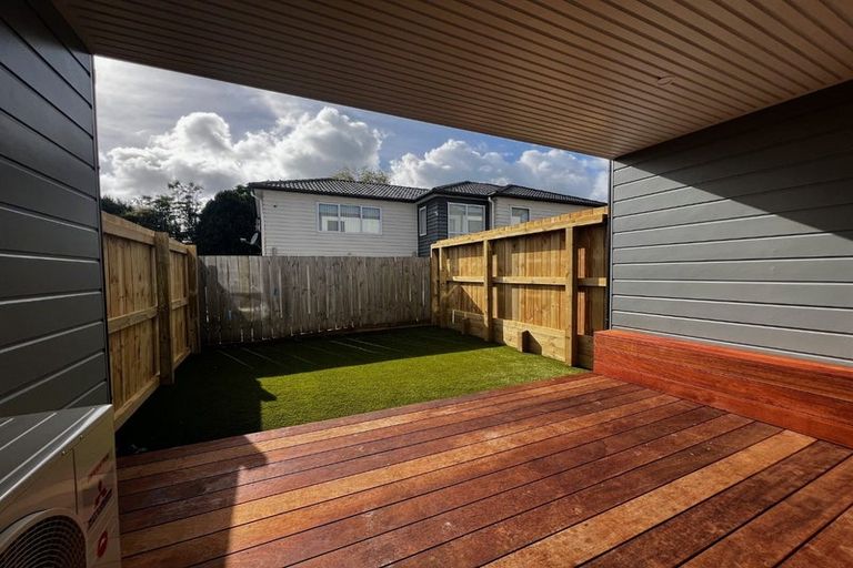 Photo of property in 4/21 Divich Avenue, Te Atatu South, Auckland, 0610