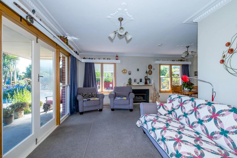 Photo of property in 15 Point Bush Road, Waimate, 7924