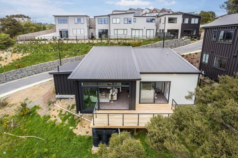 Photo of property in 5 Skysail Lane, Whitby, Porirua, 5024