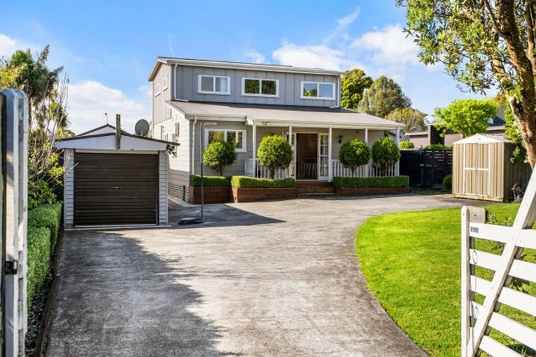 Photo of property in 25 Stevenson Road, Clarks Beach, 2122