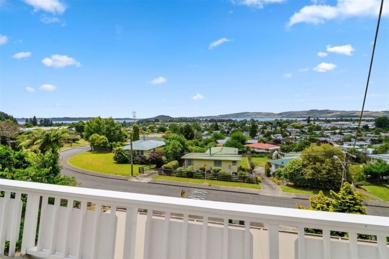 Photo of property in 93 Mallard Drive, Selwyn Heights, Rotorua, 3015