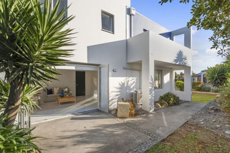 Photo of property in 74 Aston Drive, Waimairi Beach, Christchurch, 8083