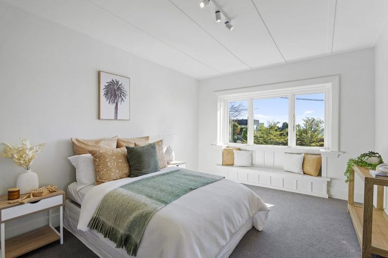 Photo of property in 87 Saint Andrews Hill Road, Mount Pleasant, Christchurch, 8081