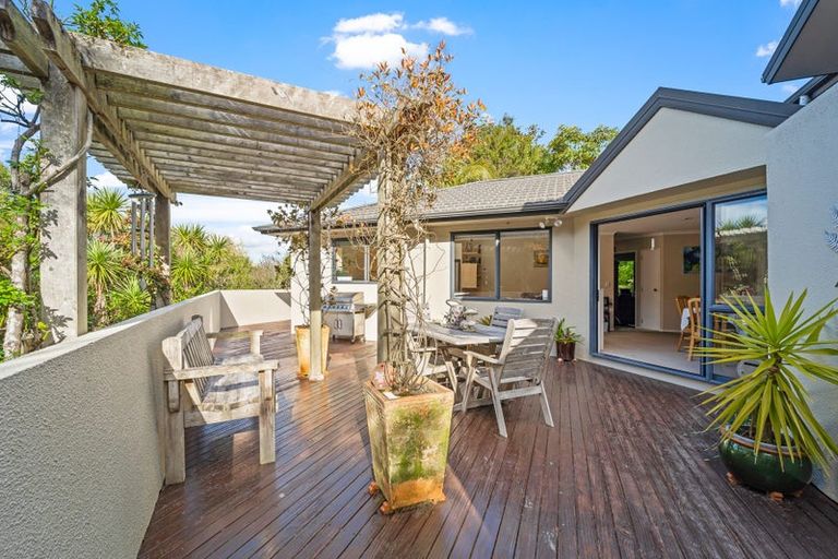 Photo of property in 15 Glenreagh Place, Torbay, Auckland, 0630