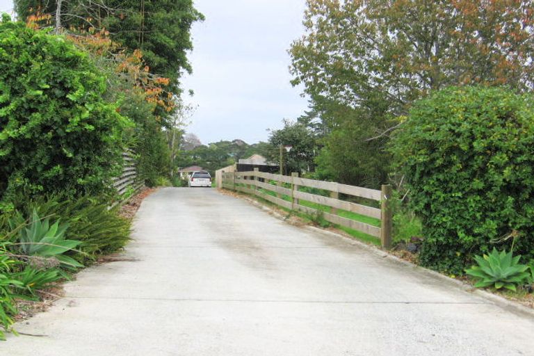 Photo of property in 39 Churchouse Road, Greenhithe, Auckland, 0632