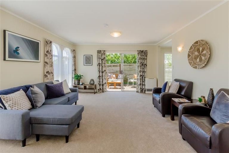Photo of property in 2a Stuart Street, Waikanae, 5036