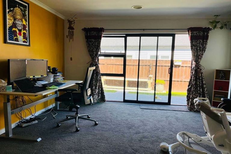 Photo of property in 38 Margaret Shields Avenue, Aotea, Porirua, 5024