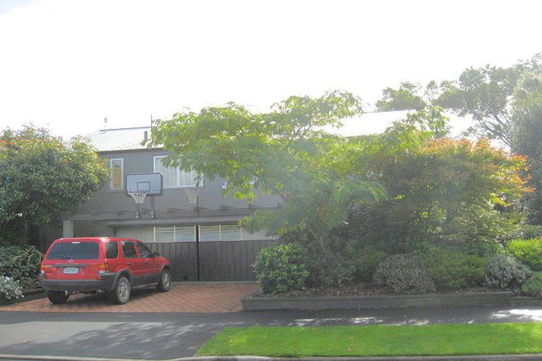 Photo of property in 20 Guinness Crescent, Ilam, Christchurch, 8041