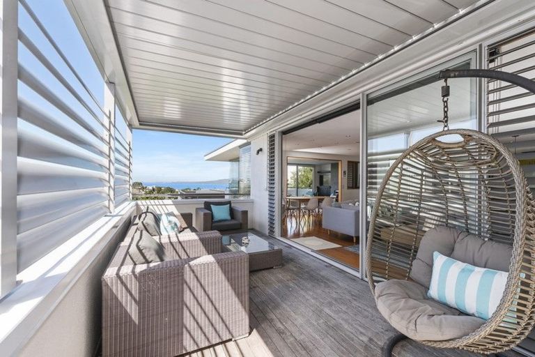 Photo of property in 2/55 Parr Terrace, Castor Bay, Auckland, 0620