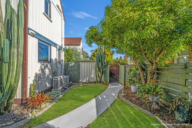 Photo of property in 2/506 Devonport Road, Tauranga South, Tauranga, 3112