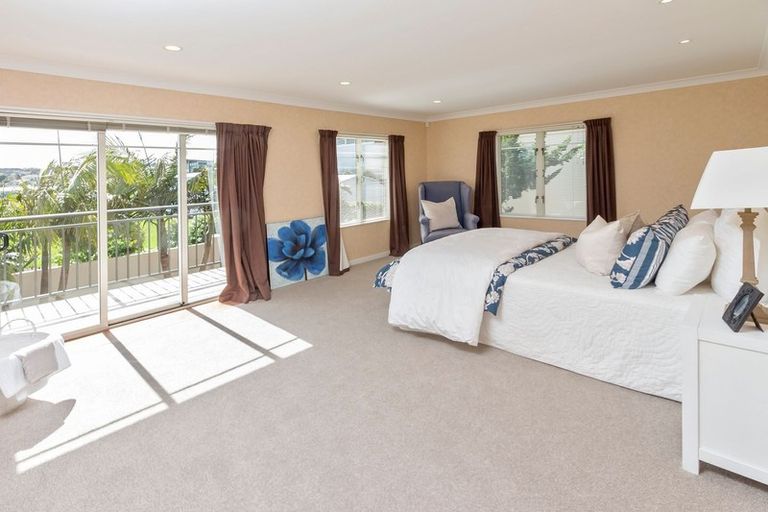 Photo of property in 13 Haven Crest, Somerville, Auckland, 2014