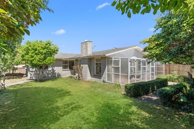 Photo of property in 2 Moorpark Place, Ilam, Christchurch, 8041