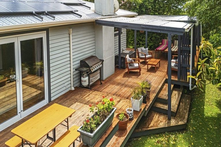 Photo of property in 17 Upper Pitone Road, Pitone, New Plymouth, 4374