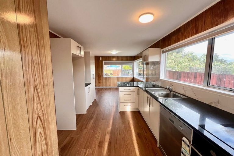 Photo of property in 36 Challen Close, Conifer Grove, Takanini, 2112