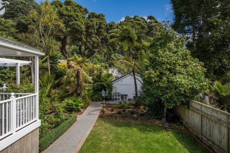 Photo of property in 21 Nikau Street, Eastbourne, Lower Hutt, 5013