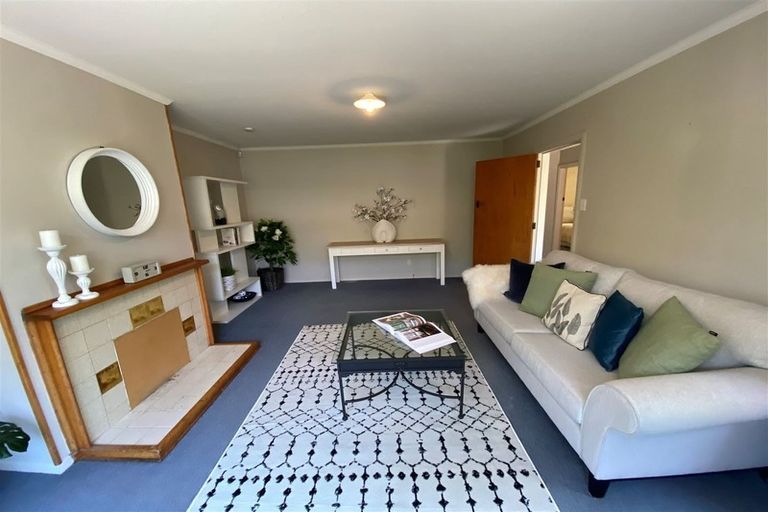 Photo of property in 6 Haynes Avenue, Upper Riccarton, Christchurch, 8041