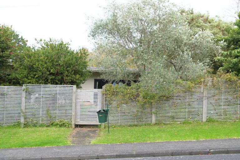 Photo of property in 2/26 Liston Crescent, Cockle Bay, Auckland, 2014