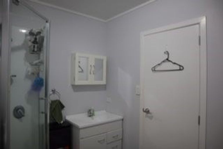 Photo of property in 12 Holt Avenue, Torbay, Auckland, 0630