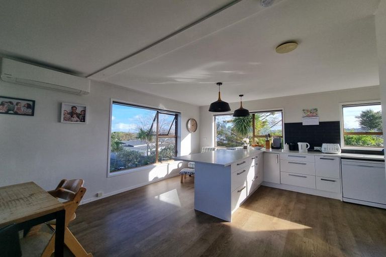 Photo of property in 2/14 Thelma Crescent, Torbay, Auckland, 0630