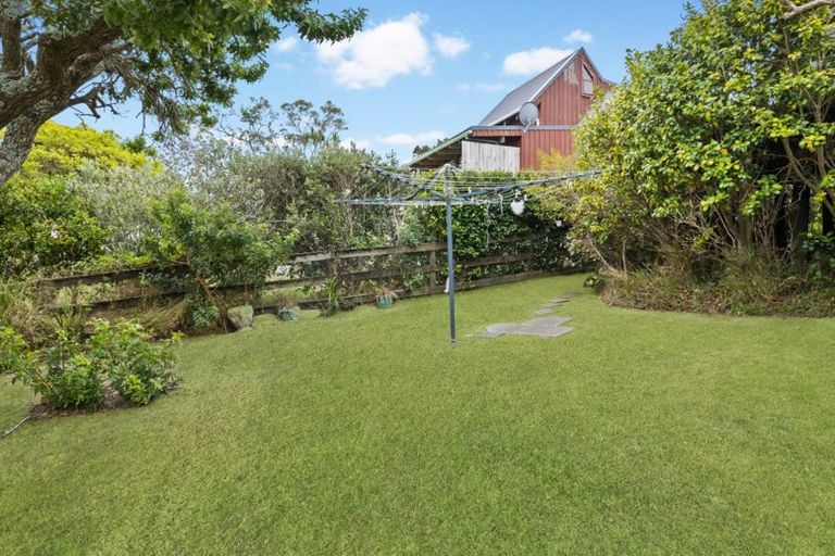 Photo of property in 11a John Road, Stanmore Bay, Whangaparaoa, 0932
