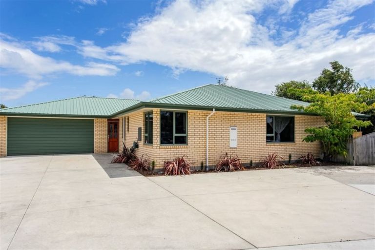 Photo of property in 10 Parsonage Road, Woodend, 7610