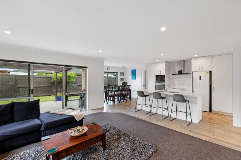 Photo of property in 14 Ponga Place, Papamoa Beach, Papamoa, 3118