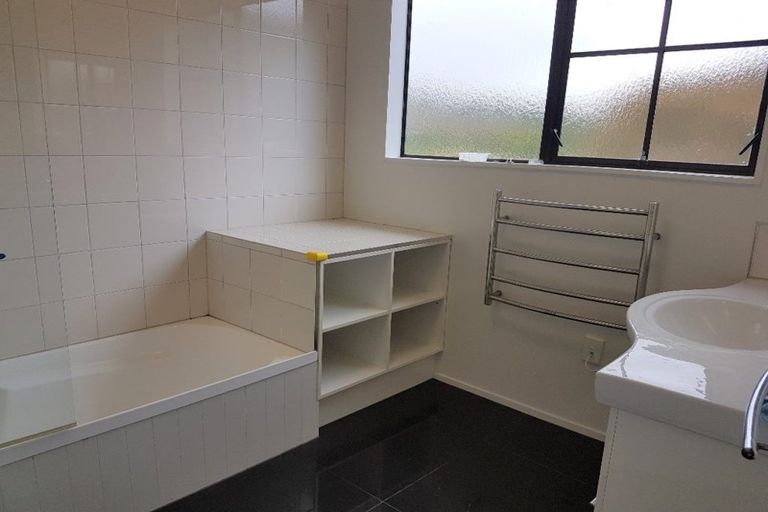 Photo of property in 32 Shackle Lane, Whitby, Porirua, 5024