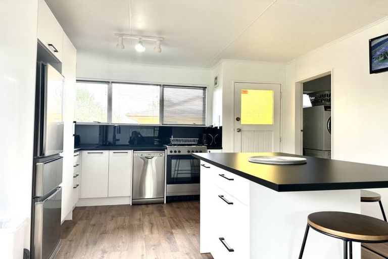 Photo of property in 88 Norana Road, Timberlea, Upper Hutt, 5018