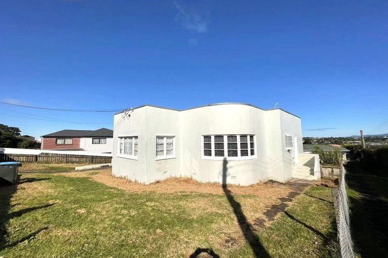 Photo of property in 3 Hayr Road, Three Kings, Auckland, 1042