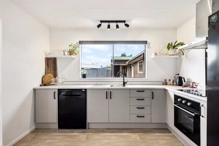 Photo of property in 186 Flaxmere Avenue, Flaxmere, Hastings, 4120