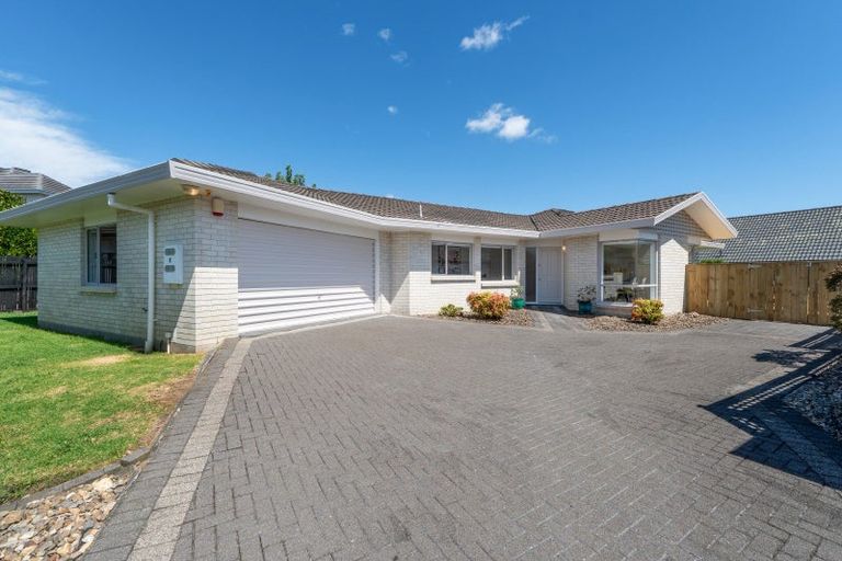 Photo of property in 3/116 Meadowland Drive, Somerville, Auckland, 2014