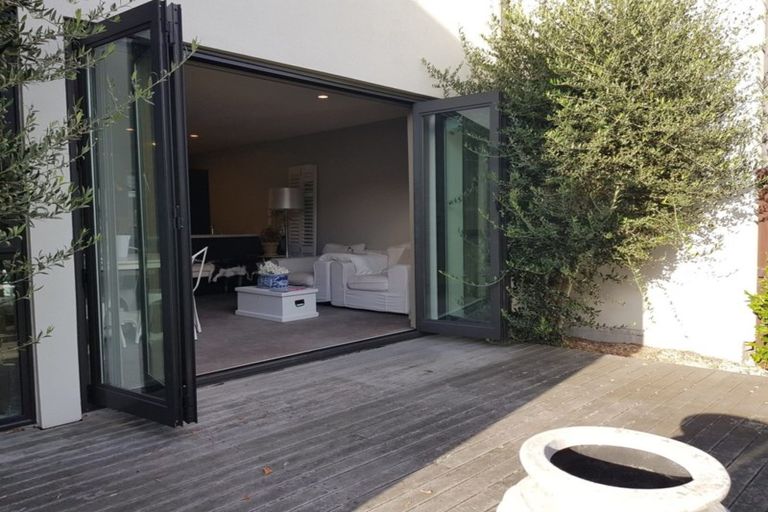 Photo of property in 174 Strickland Street, Sydenham, Christchurch, 8023