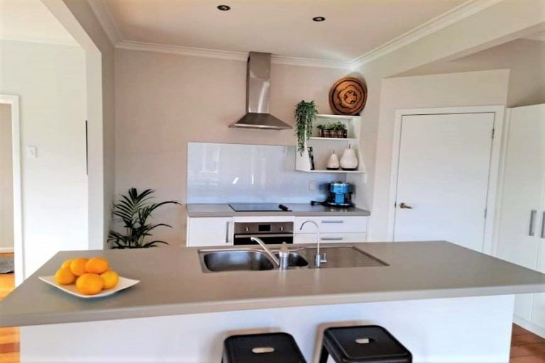 Photo of property in 18 Valley Road, Pukekohe, 2120