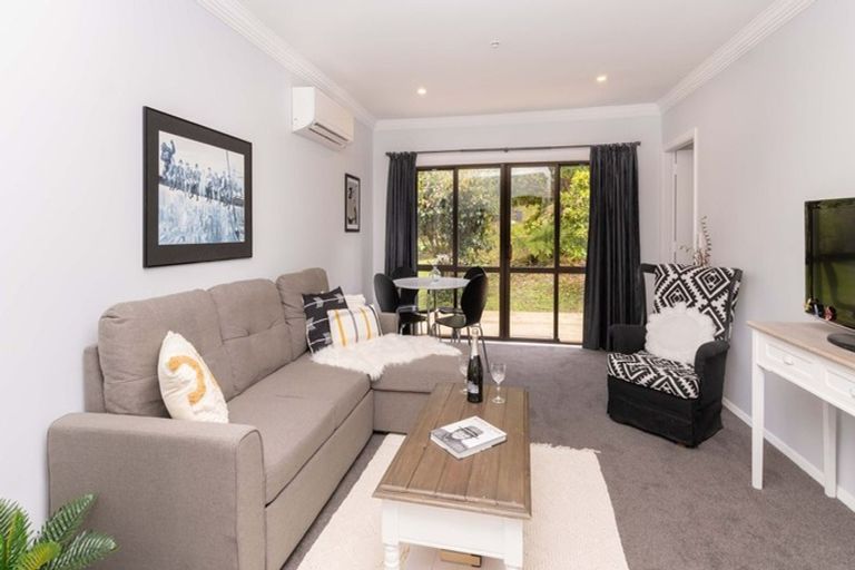 Photo of property in 7 Kiwi Crescent, Tawa, Wellington, 5028